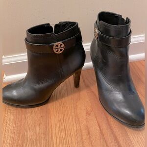 Tory Burch ankle booties size 8M, black